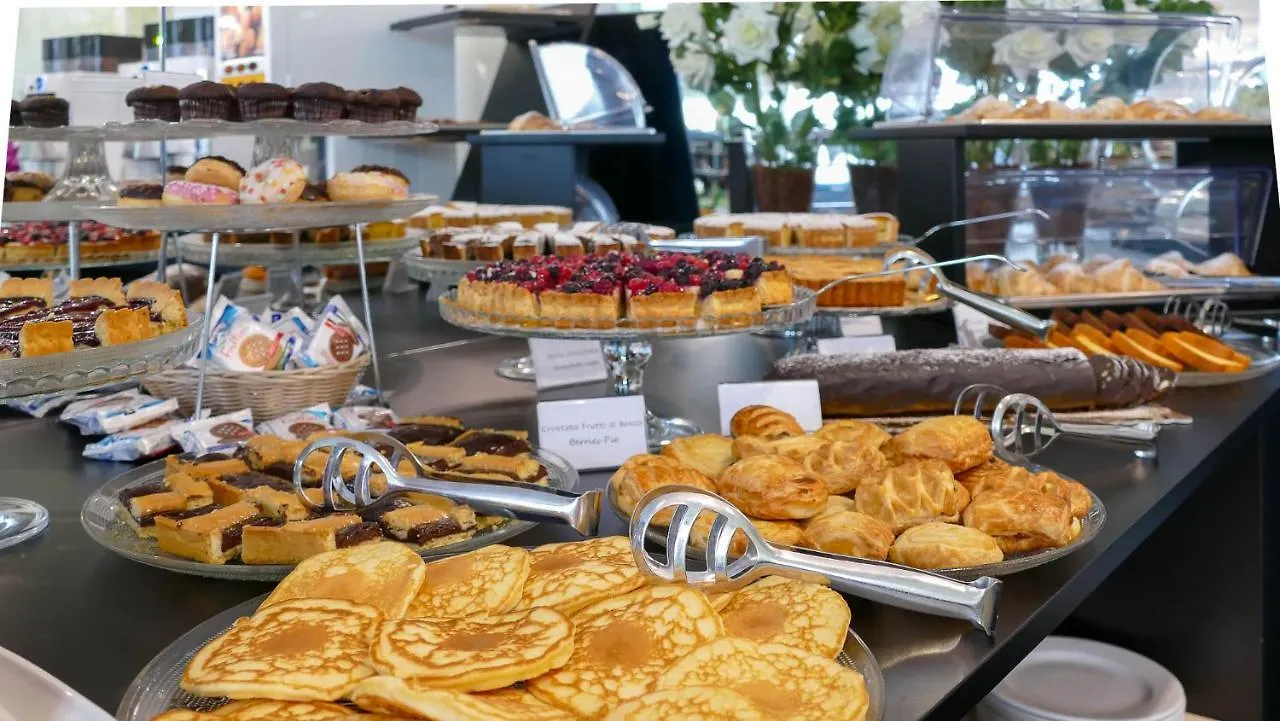 Hotel Puccini Peschiera del Garda 3*,  Italien