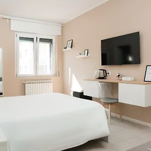 Dieci By Comorooms Apartment Como