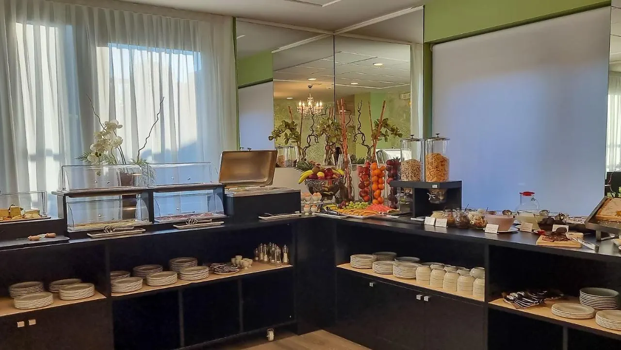Hotel Puccini Peschiera del Garda 3*,  Italien